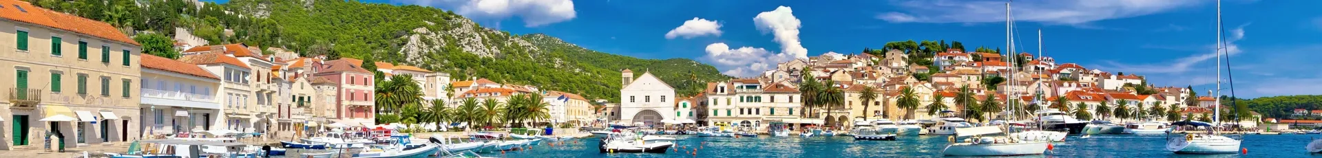 Widok na miasto Hvar w Chorwacji